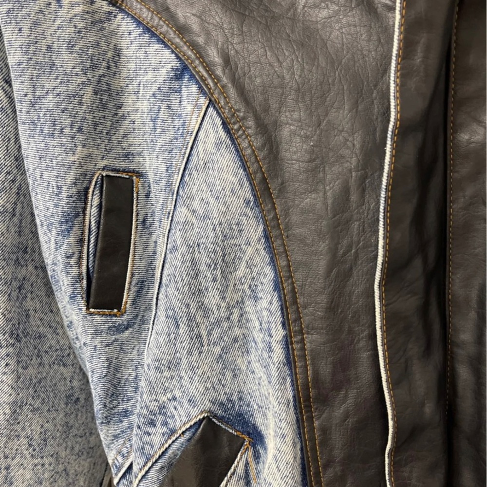 🌟Host Pick🌟EUC Denim/Leather Jacket (heavily lined) - Picture 2 of 8